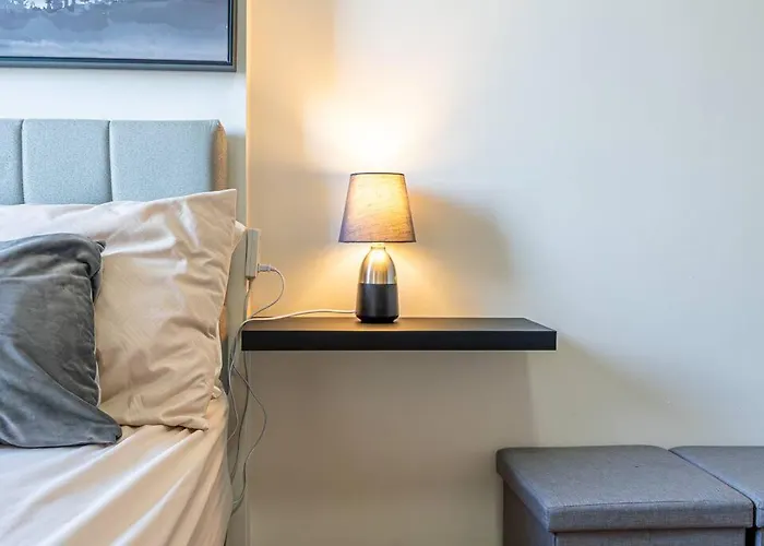 - Wifi Up To 100mbps - Pool - Netflix&chill Apartment *